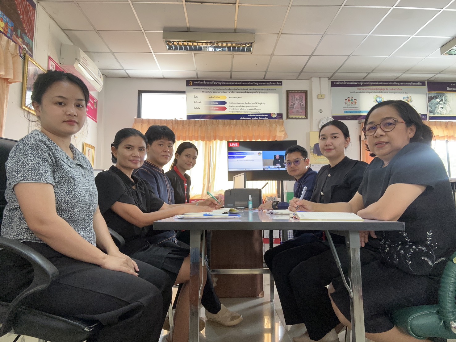 พช.อำเภอพรรณานิคม ร่วมรับฟังการประชุมกรมการพัฒนาชุมชน ครั้งที่ 10/2568