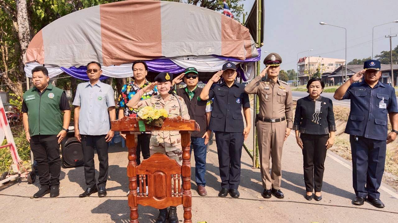 พช. อำเภอพรรณานิคม จ.สกลนคร ร่วมพิธีเปิดจุดตรวจหลัก จุดบริการ และด่านหมู่บ้าน/ชุมชน ในการป้องกันและลดอุบัติเหตุทางถนนช่วงเทศกาลสงกรานต์ พ.ศ. 2569